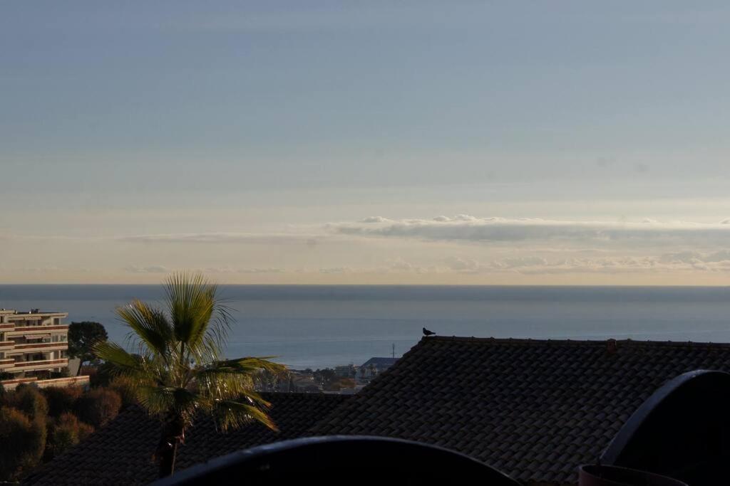 Charmant 2P Au Calme, Jardin, Piscine, Vue Panoramique Et Stationnement Villeneuve-Loubet Ngoại thất bức ảnh