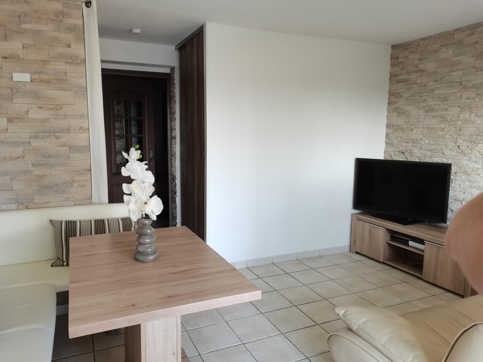 Charmant 2P Au Calme, Jardin, Piscine, Vue Panoramique Et Stationnement Villeneuve-Loubet Ngoại thất bức ảnh