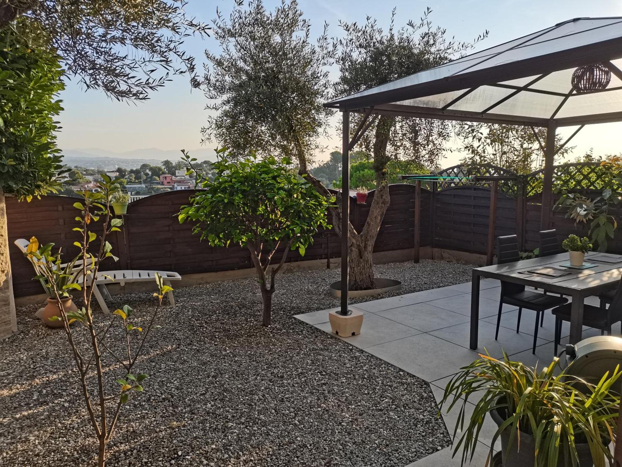 Charmant 2P Au Calme, Jardin, Piscine, Vue Panoramique Et Stationnement Villeneuve-Loubet Ngoại thất bức ảnh