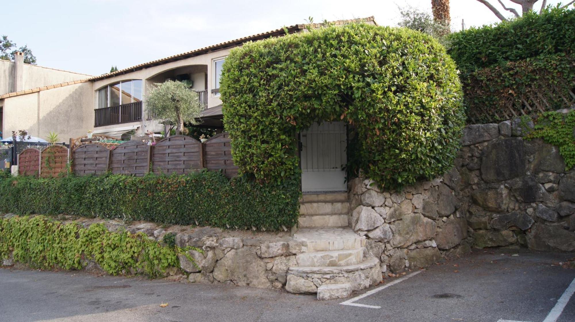 Charmant 2P Au Calme, Jardin, Piscine, Vue Panoramique Et Stationnement Villeneuve-Loubet Ngoại thất bức ảnh